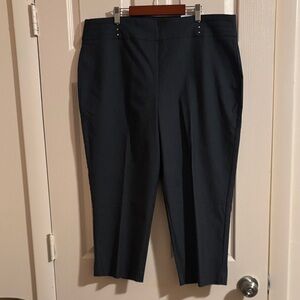 JM Collection Black Cropped Pants